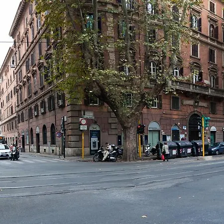 Bed & Breakfast La Sapienza House