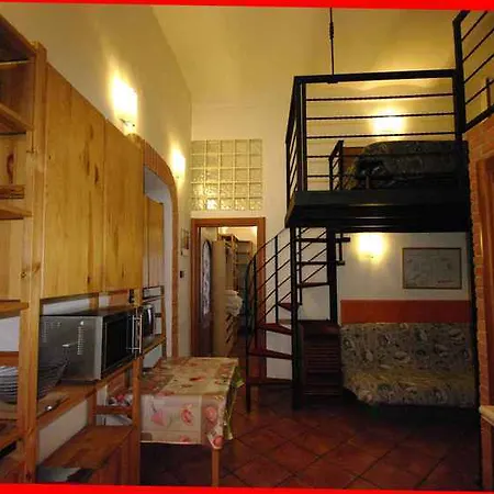 Hotel Aabacus Pyramid House