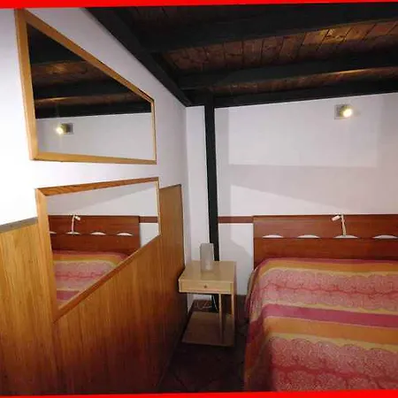 Aabacus Pyramid House Rome