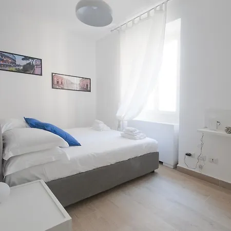 Apartment Meme Rom