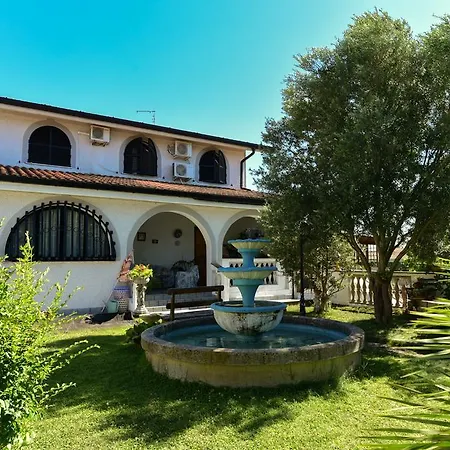 Bed & Breakfast Capoccia *