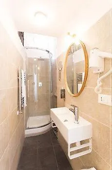 Affittacamere Golden Piazza Di Spagna 3*