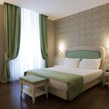 Leonardo Boutique Monti