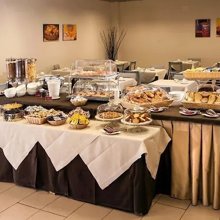 Hotel Artis 4*
