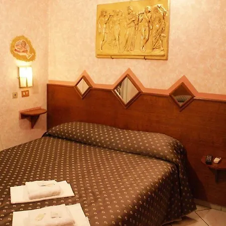 Hotel Farini 2*