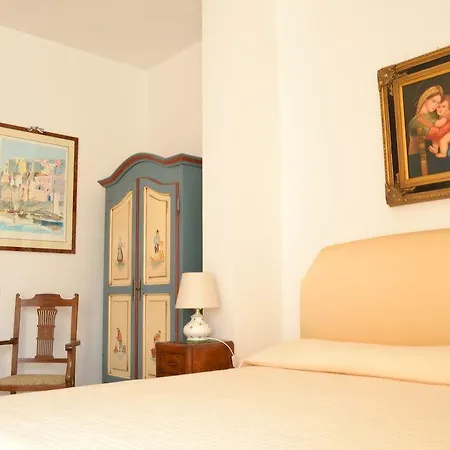 Guest house Le Stanze Di Cornelia 4*