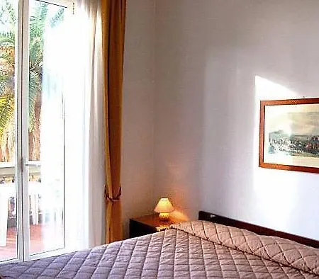Aparthotel Tassoni 3*