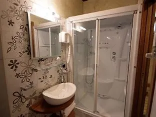 Condotti 2*