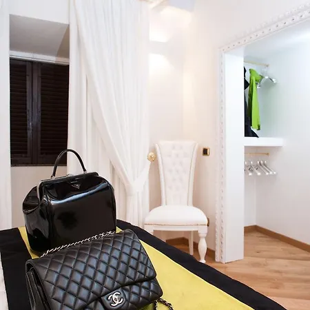 Domus Spagna Capo Le Case 3*