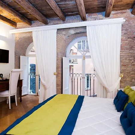 Domus Spagna Capo Le Case Bed & Breakfast