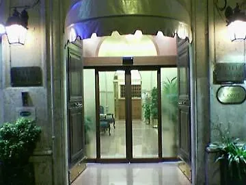 里米尼酒店 3*
