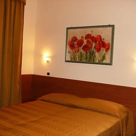 Everest Hotel