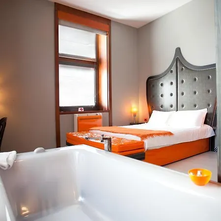Orange Hotel 4*