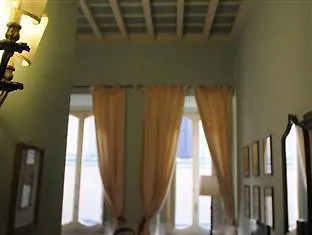 Relais Teatro Argentina 2*