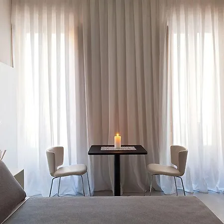Casa De' Coronari 2*