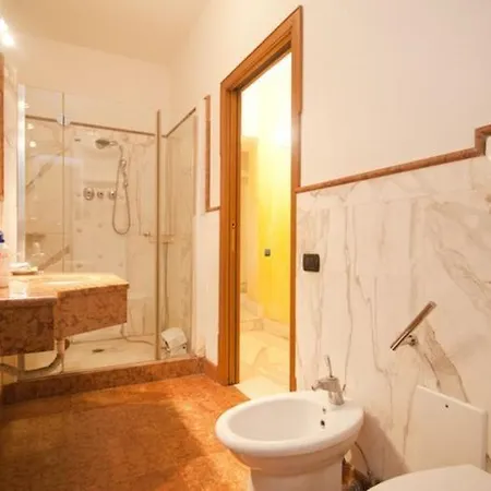 Urban House Apartment