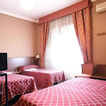 Derby Hotel 3*