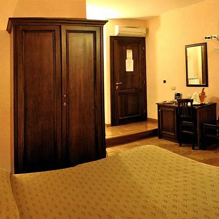 Boncompagni 3* Rome