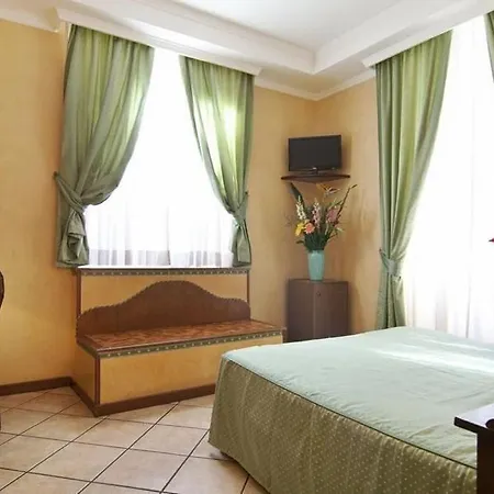 Montreal Hotel 3*