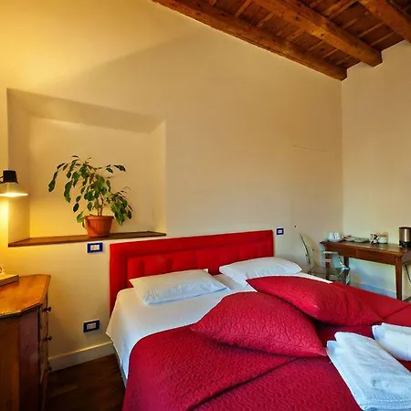 Suburbe Bed & Breakfast 2*