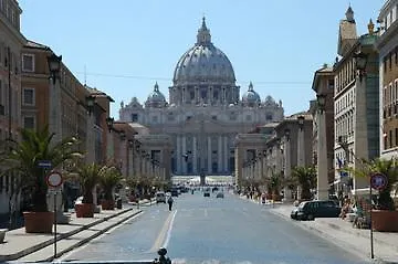 St. Peter' Six & Panzió Róma