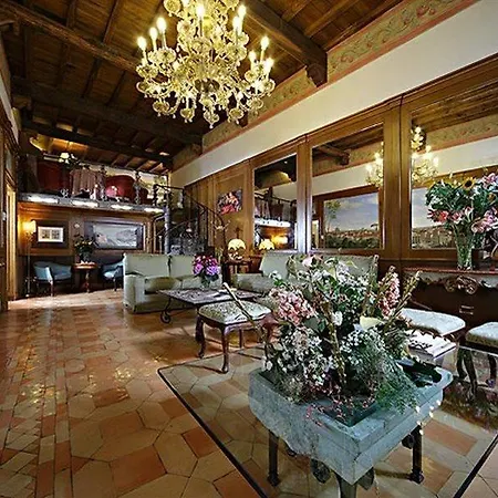 Hotel Pantheon 4*