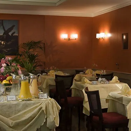 Hotel Dei Borgognoni Roma