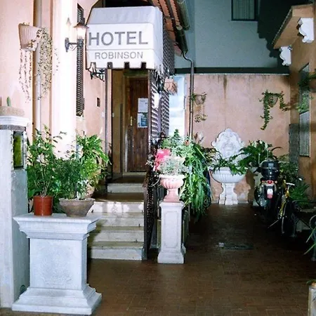 Hotel Robinson 2*