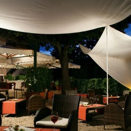 Otel The Church Village Roma