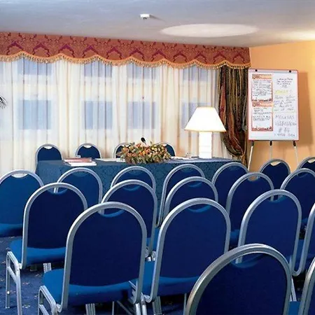 Hotel Warmthotel