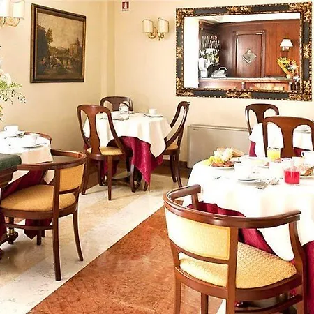 Hotel Aurelius Art Gallery