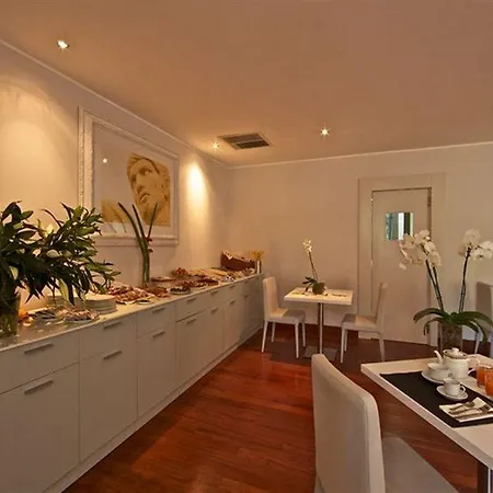 Отель Garden Area Eur Рим