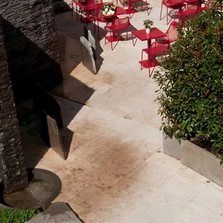 Hotel De Rome