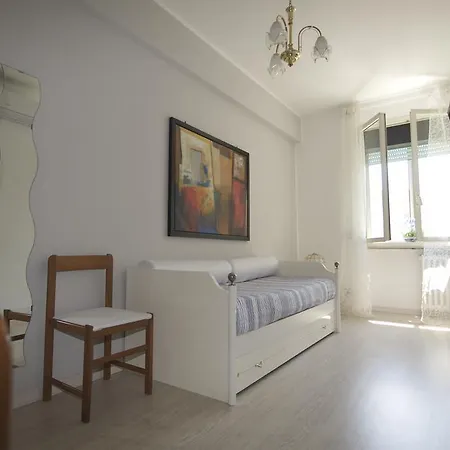 Bed & Breakfast La Perla Di 2*