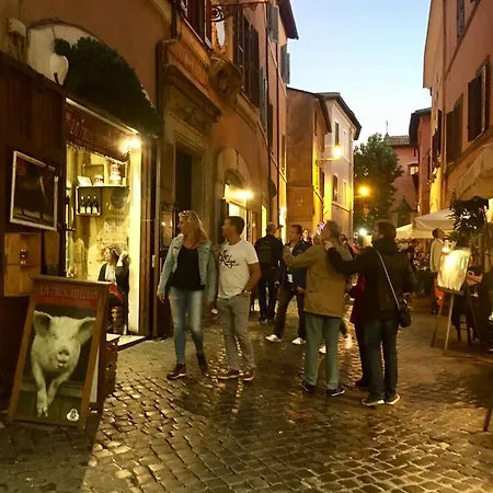 Il Vicolo Di Trastevere Rome