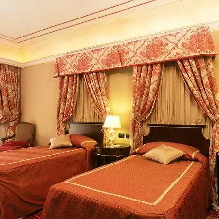 River Chateau Roma