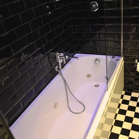 App Leoncino Design Apartment In Rome