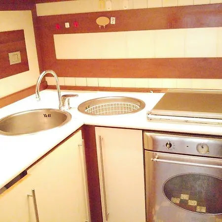 Apartament Turistico Laura *