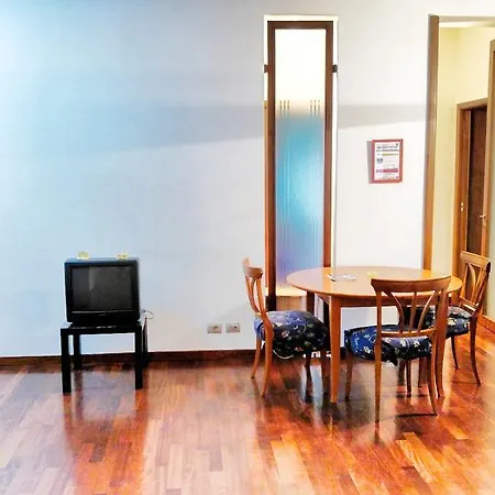 Apartament Turistico Laura *