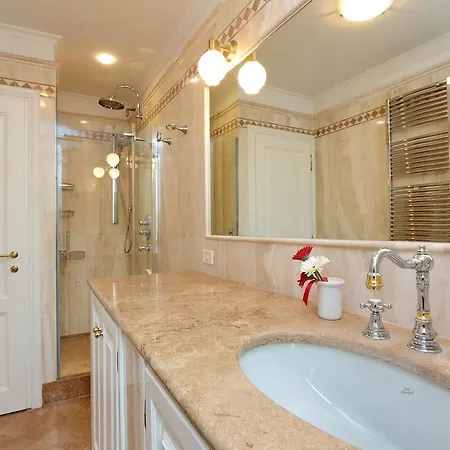 Luxury House Borghese Apartment Rome