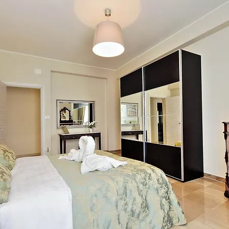 Appartement 130m² 3 Slaapkamer, 2 Privé Badkamer In Trionfale Rome