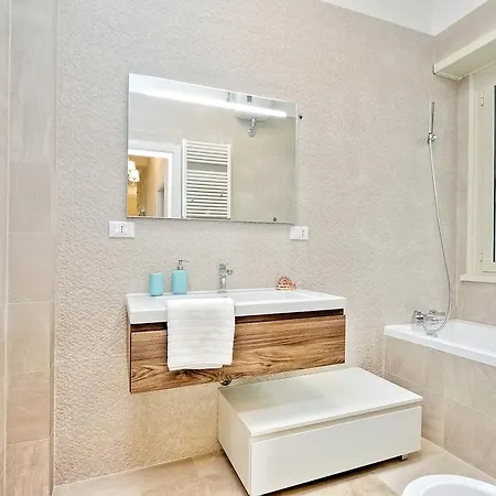 130m² 3 Slaapkamer, 2 Privé Badkamer In Trionfale Appartement