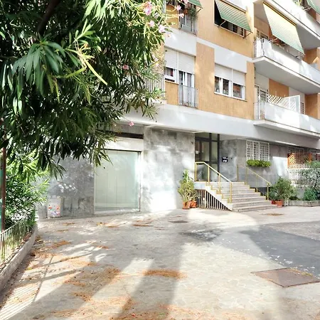 130m² 3 Slaapkamer, 2 Privé Badkamer In Trionfale *