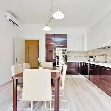 130m² 3 Slaapkamer, 2 Privé Badkamer In Trionfale Appartement Rome