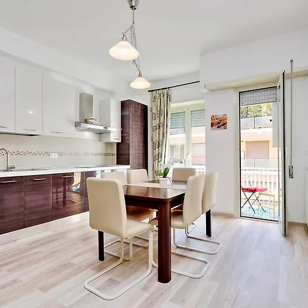 130m² 3 Slaapkamer, 2 Privé Badkamer In Trionfale Appartement *