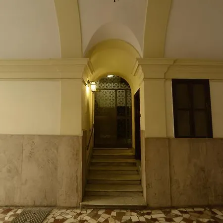 Via Montebello Апартаменты Рим