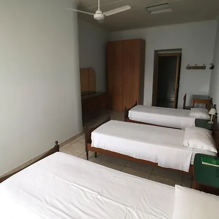 Casa Religiosa Per Ferie Ancelle Del Santuario *