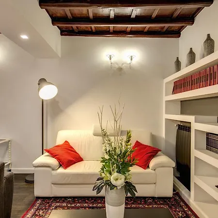 Campo De' Fiori Stylish White Apartment Rome