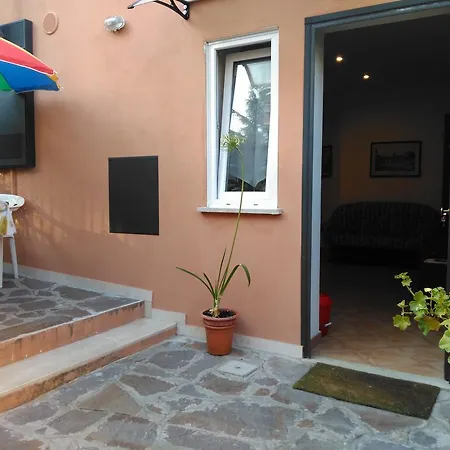 B&B Glicini Rome