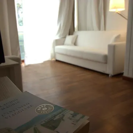 Flaneur Bed & Book Guest house *